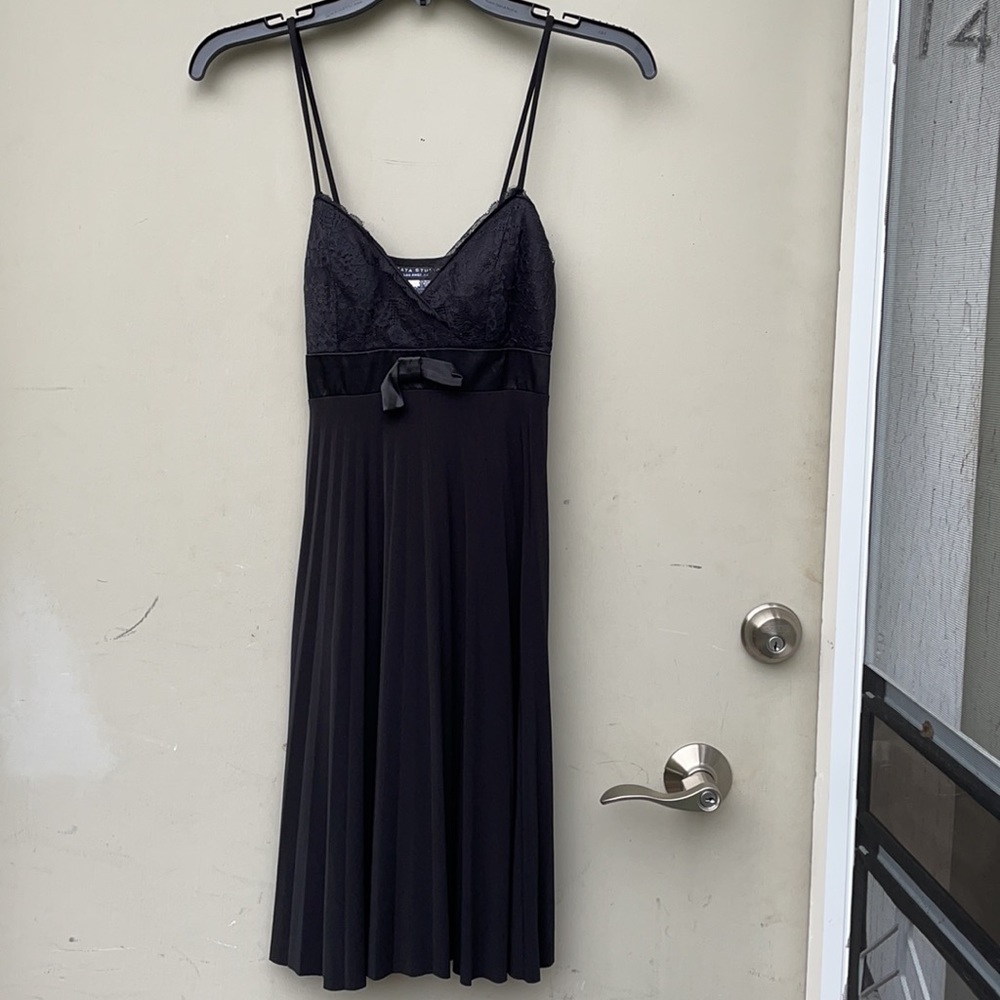 EUC Beata Studio LA Black Cocktail Dress w/ Lace Bodice Pleated Skirt.